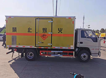恩阳爆破器材运输车技术升级与安全合规新趋势